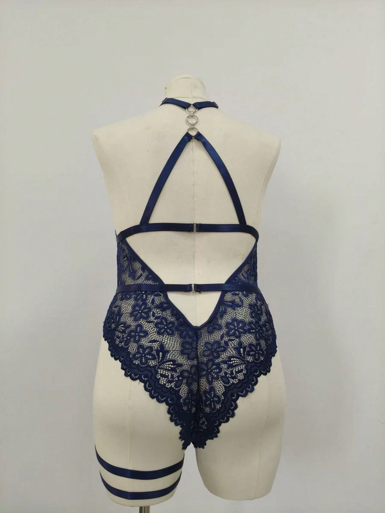 Blue Lace Wireless Bodysuit Wi - Garter Belt Set 评论和价格